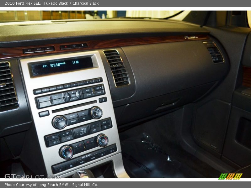 Tuxedo Black / Charcoal Black 2010 Ford Flex SEL