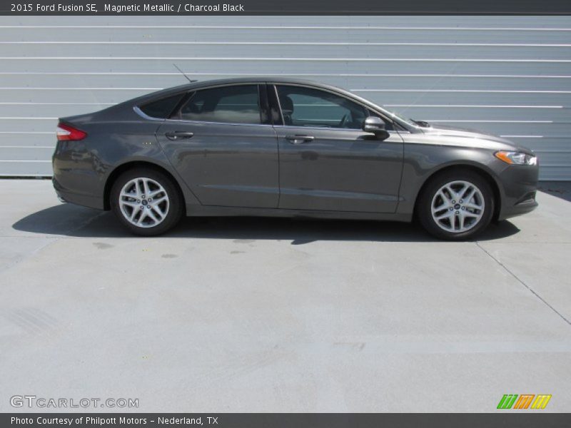 Magnetic Metallic / Charcoal Black 2015 Ford Fusion SE