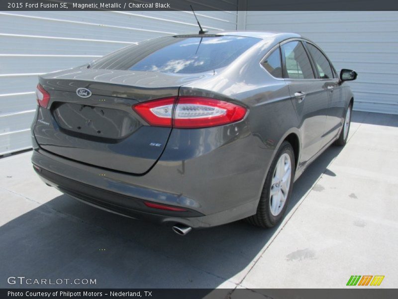 Magnetic Metallic / Charcoal Black 2015 Ford Fusion SE