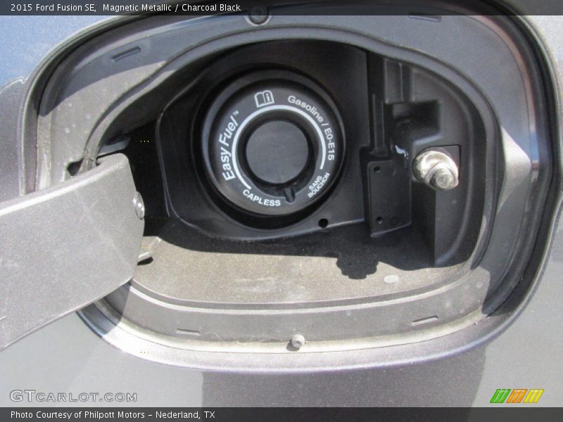 Magnetic Metallic / Charcoal Black 2015 Ford Fusion SE
