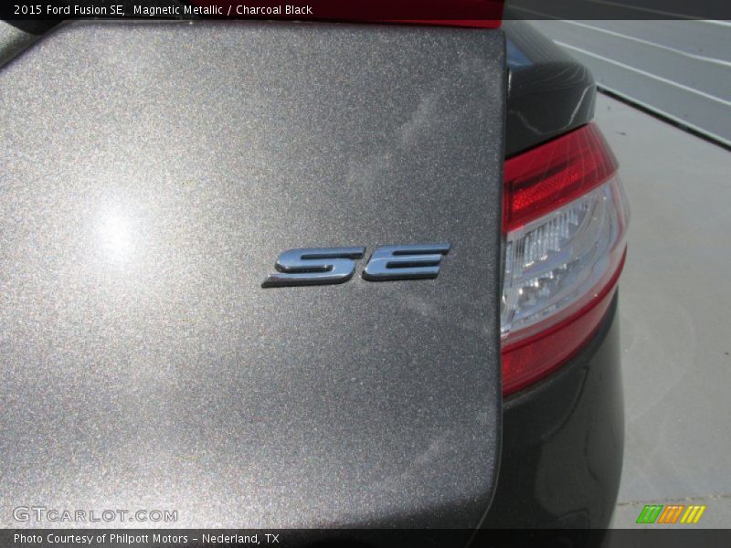 Magnetic Metallic / Charcoal Black 2015 Ford Fusion SE