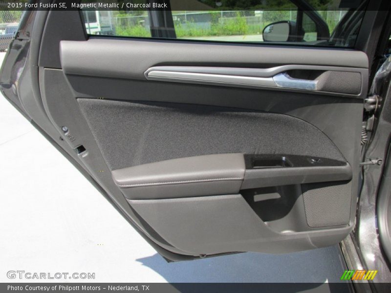 Magnetic Metallic / Charcoal Black 2015 Ford Fusion SE