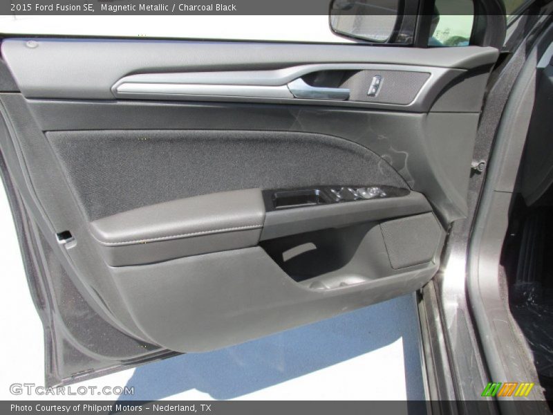 Magnetic Metallic / Charcoal Black 2015 Ford Fusion SE