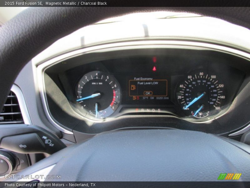 Magnetic Metallic / Charcoal Black 2015 Ford Fusion SE