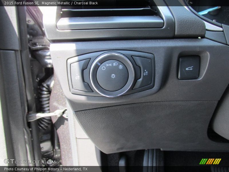 Magnetic Metallic / Charcoal Black 2015 Ford Fusion SE