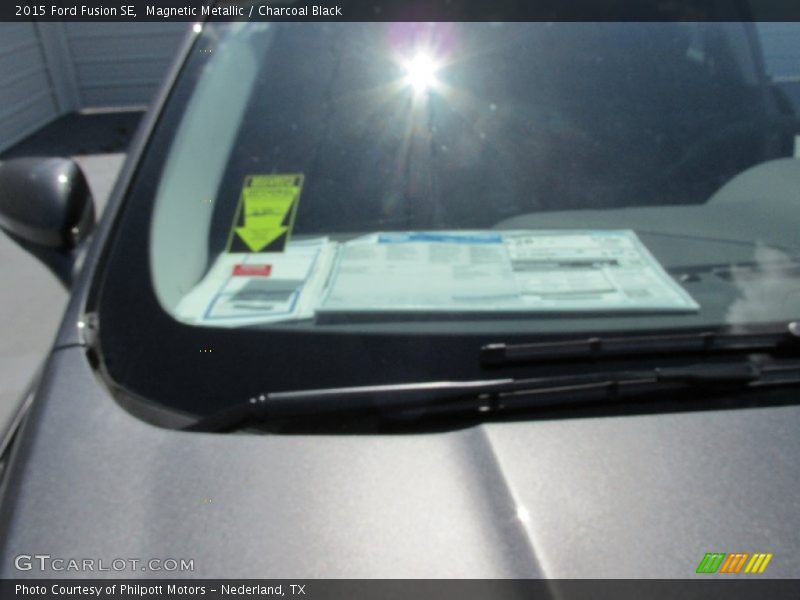 Magnetic Metallic / Charcoal Black 2015 Ford Fusion SE