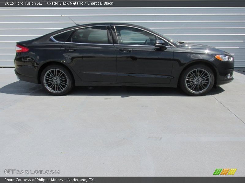 Tuxedo Black Metallic / Charcoal Black 2015 Ford Fusion SE