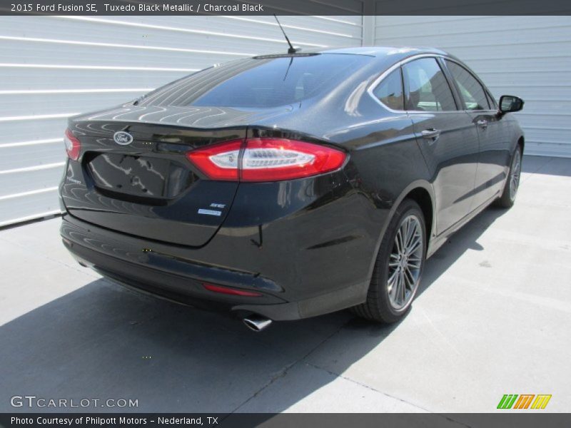 Tuxedo Black Metallic / Charcoal Black 2015 Ford Fusion SE