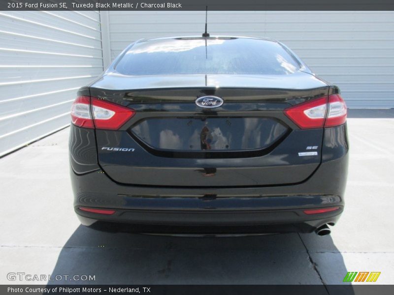 Tuxedo Black Metallic / Charcoal Black 2015 Ford Fusion SE