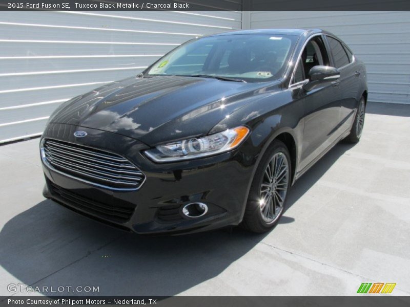 Tuxedo Black Metallic / Charcoal Black 2015 Ford Fusion SE
