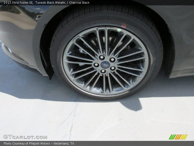 Tuxedo Black Metallic / Charcoal Black 2015 Ford Fusion SE