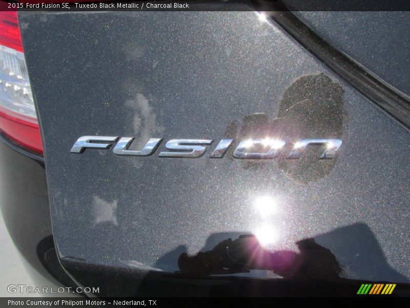 Tuxedo Black Metallic / Charcoal Black 2015 Ford Fusion SE