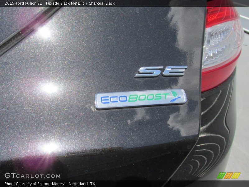 Tuxedo Black Metallic / Charcoal Black 2015 Ford Fusion SE