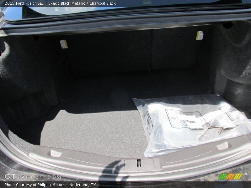 Tuxedo Black Metallic / Charcoal Black 2015 Ford Fusion SE