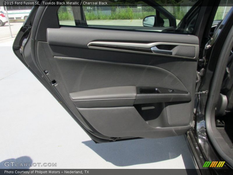 Tuxedo Black Metallic / Charcoal Black 2015 Ford Fusion SE