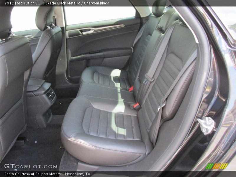 Tuxedo Black Metallic / Charcoal Black 2015 Ford Fusion SE