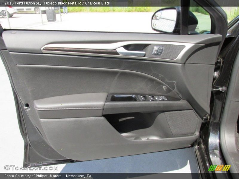 Tuxedo Black Metallic / Charcoal Black 2015 Ford Fusion SE