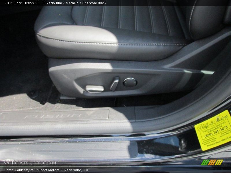 Tuxedo Black Metallic / Charcoal Black 2015 Ford Fusion SE