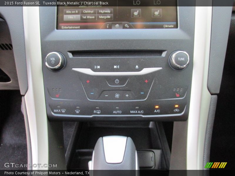 Tuxedo Black Metallic / Charcoal Black 2015 Ford Fusion SE