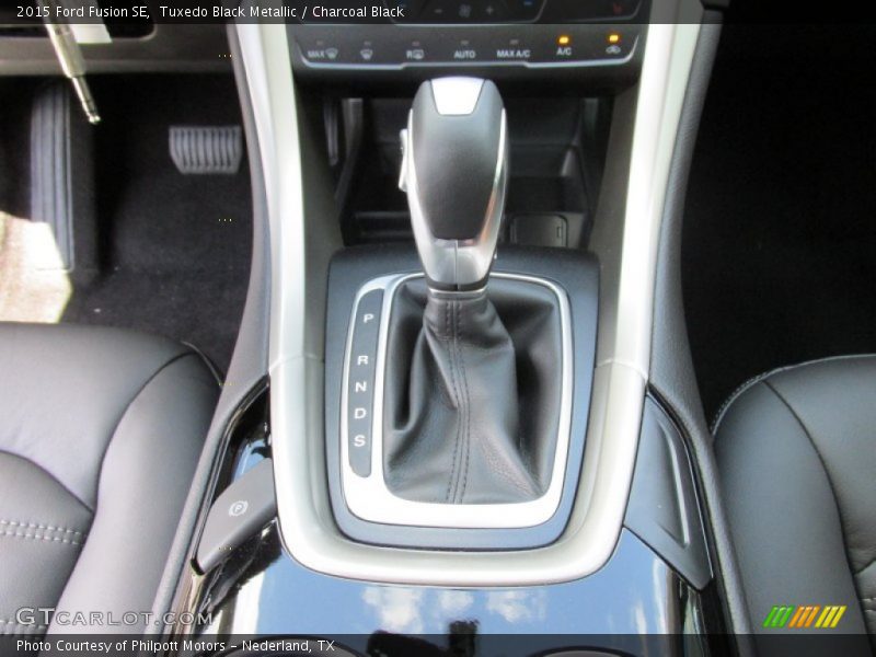 Tuxedo Black Metallic / Charcoal Black 2015 Ford Fusion SE