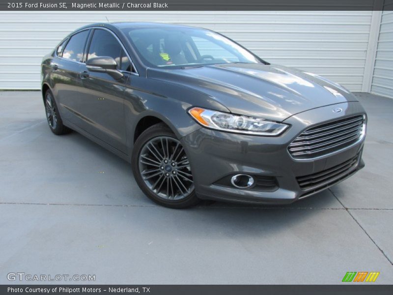 Front 3/4 View of 2015 Fusion SE
