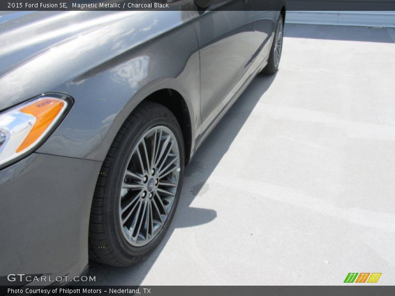 Magnetic Metallic / Charcoal Black 2015 Ford Fusion SE