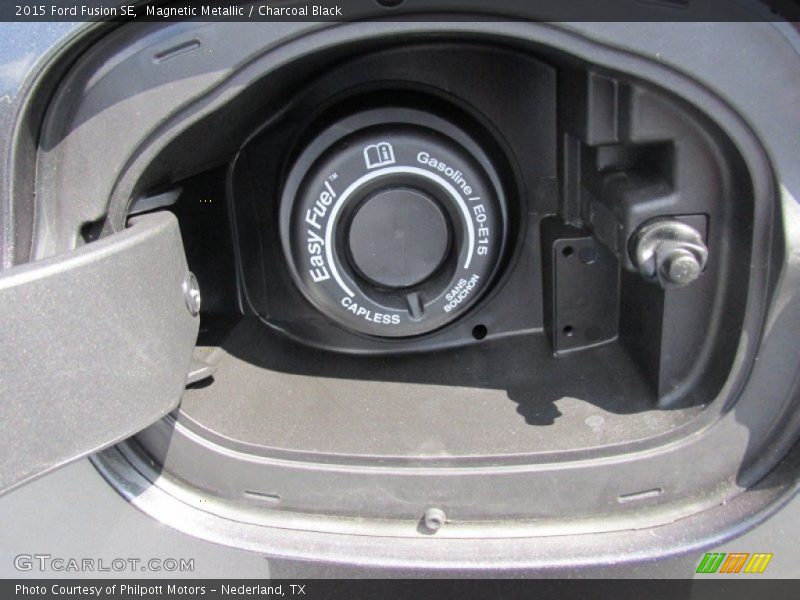 Magnetic Metallic / Charcoal Black 2015 Ford Fusion SE