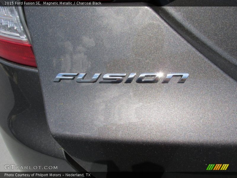 Magnetic Metallic / Charcoal Black 2015 Ford Fusion SE