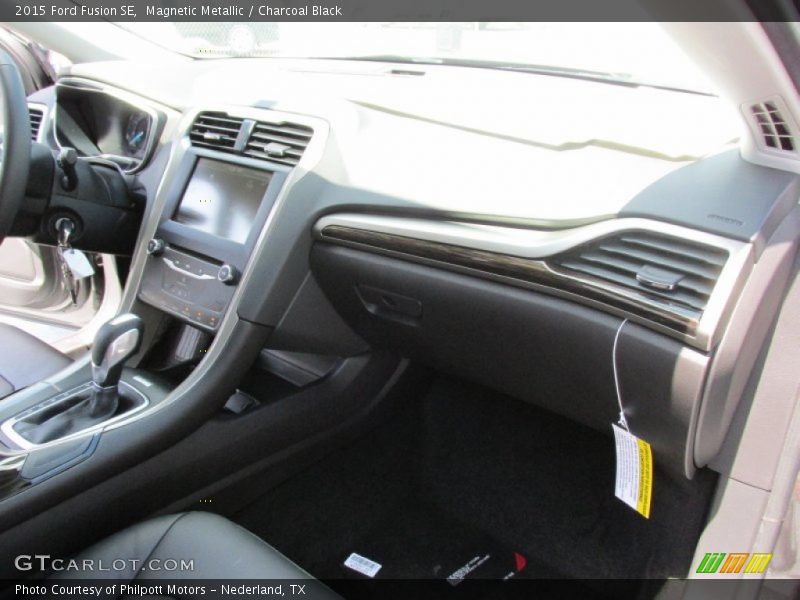 Magnetic Metallic / Charcoal Black 2015 Ford Fusion SE