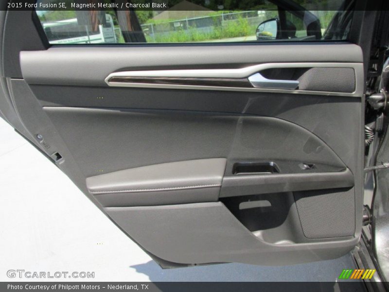 Magnetic Metallic / Charcoal Black 2015 Ford Fusion SE