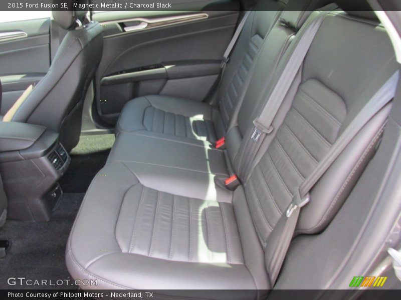 Magnetic Metallic / Charcoal Black 2015 Ford Fusion SE