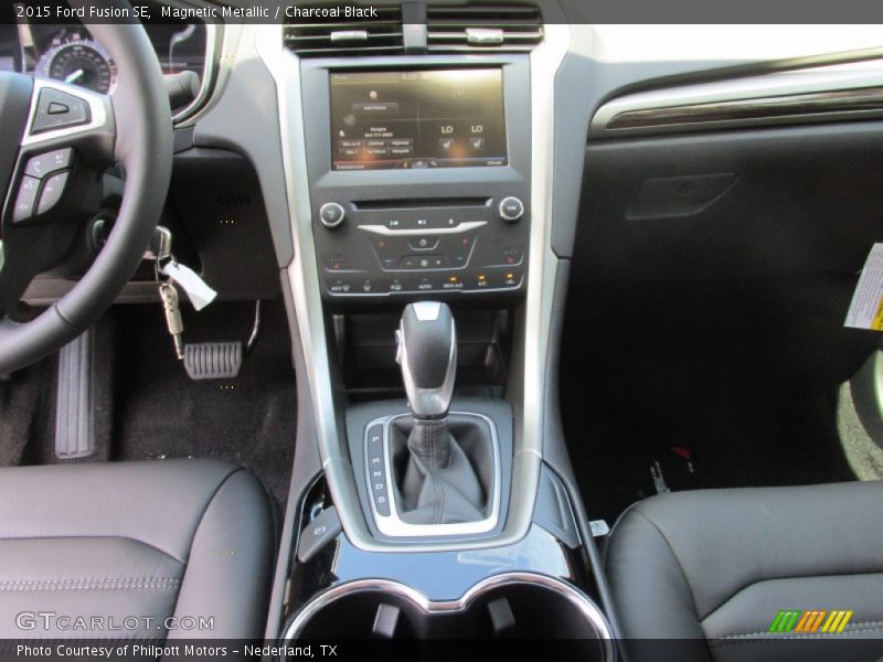Magnetic Metallic / Charcoal Black 2015 Ford Fusion SE