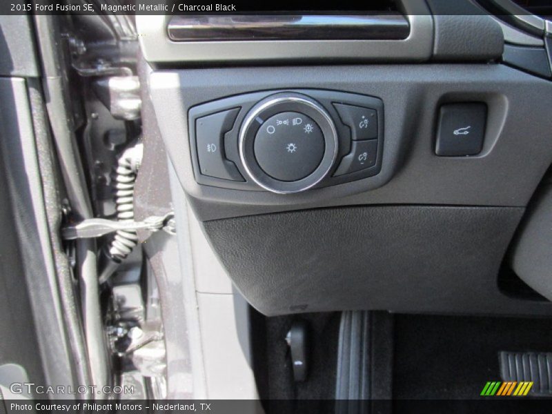 Magnetic Metallic / Charcoal Black 2015 Ford Fusion SE