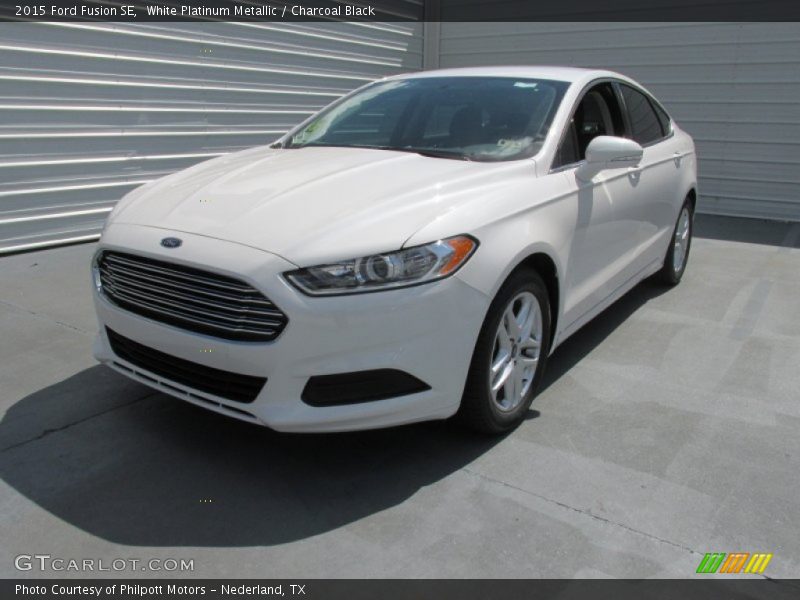 White Platinum Metallic / Charcoal Black 2015 Ford Fusion SE