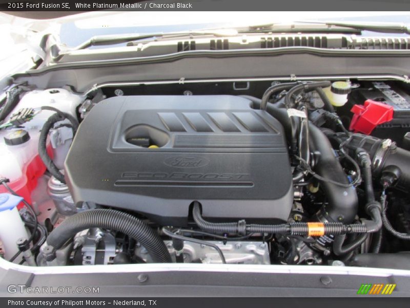 White Platinum Metallic / Charcoal Black 2015 Ford Fusion SE