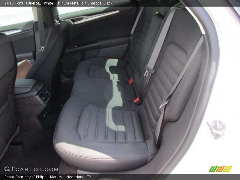 White Platinum Metallic / Charcoal Black 2015 Ford Fusion SE