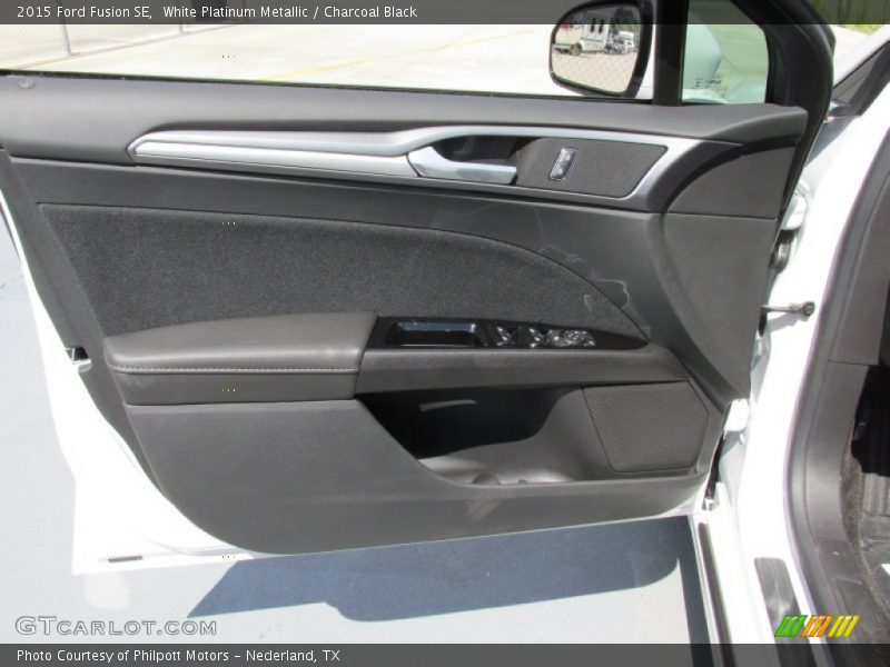 White Platinum Metallic / Charcoal Black 2015 Ford Fusion SE