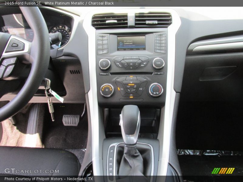 White Platinum Metallic / Charcoal Black 2015 Ford Fusion SE