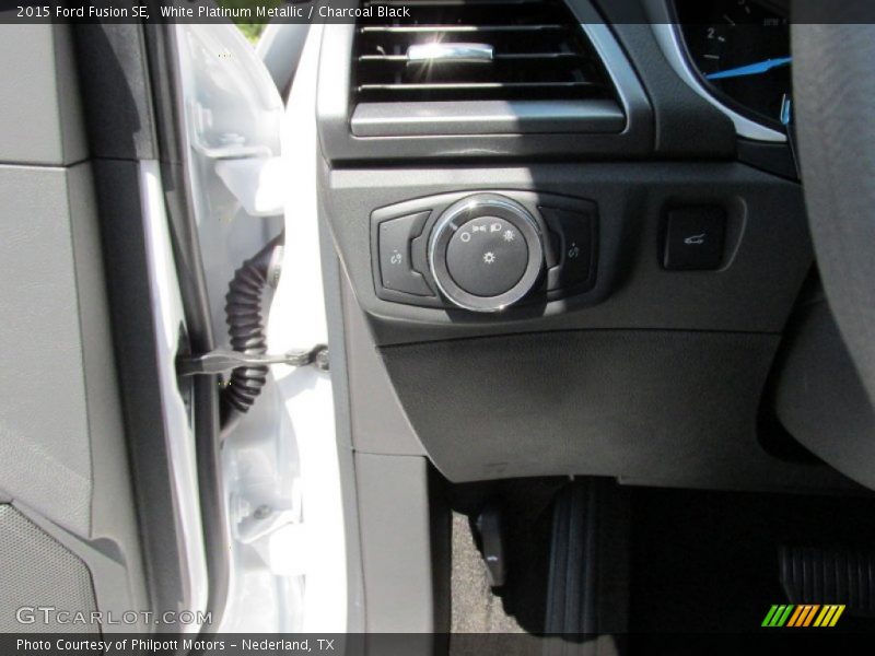 White Platinum Metallic / Charcoal Black 2015 Ford Fusion SE