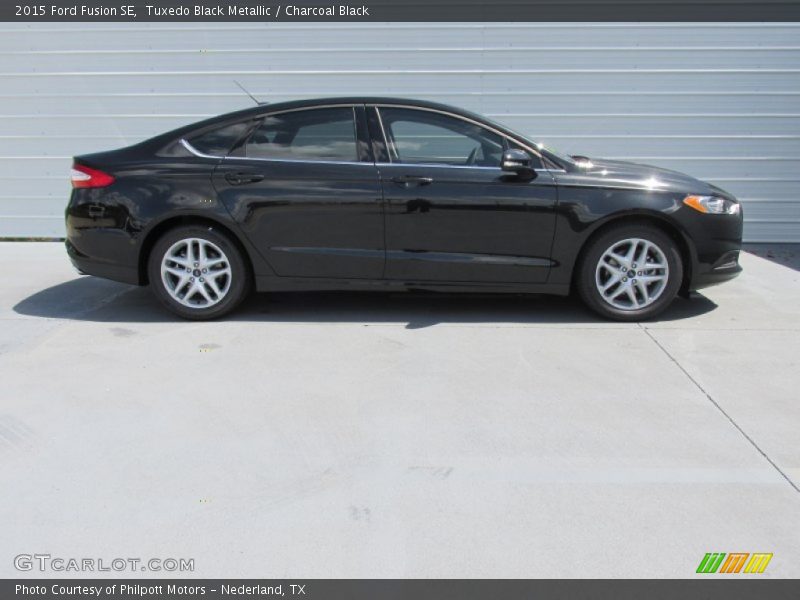 Tuxedo Black Metallic / Charcoal Black 2015 Ford Fusion SE