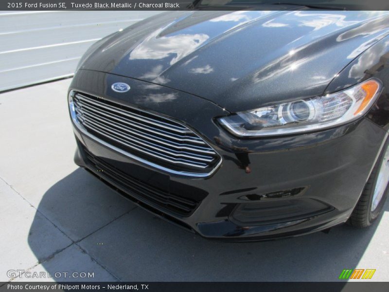 Tuxedo Black Metallic / Charcoal Black 2015 Ford Fusion SE