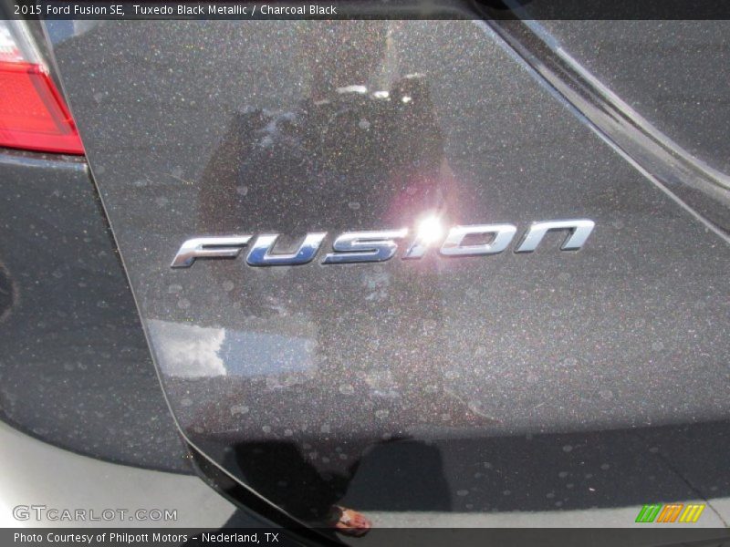 Tuxedo Black Metallic / Charcoal Black 2015 Ford Fusion SE