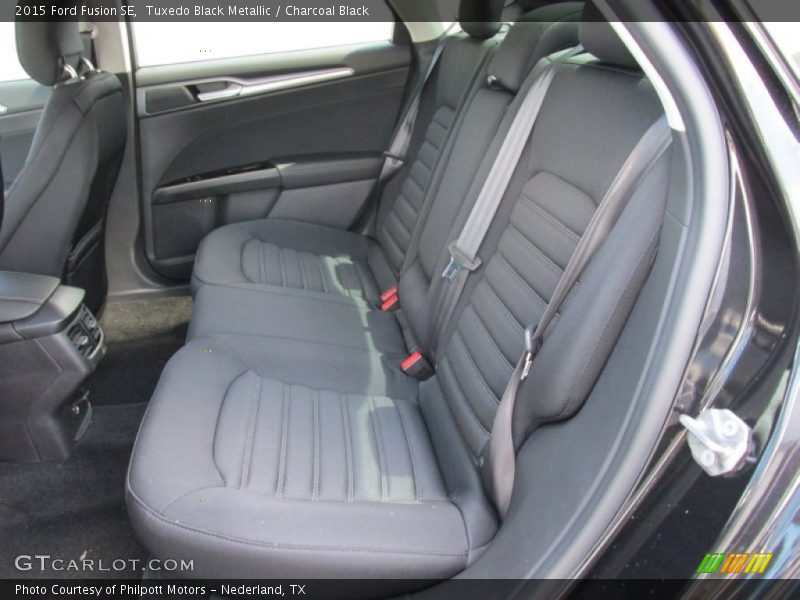 Tuxedo Black Metallic / Charcoal Black 2015 Ford Fusion SE