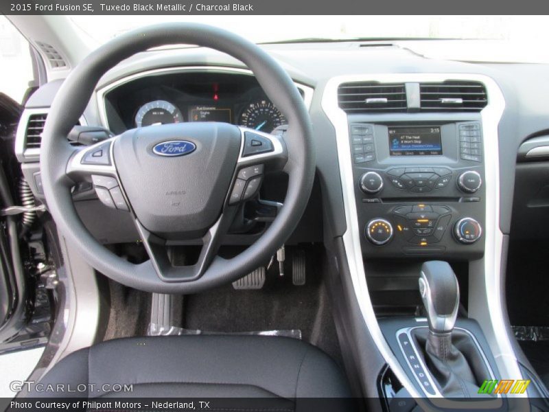 Tuxedo Black Metallic / Charcoal Black 2015 Ford Fusion SE