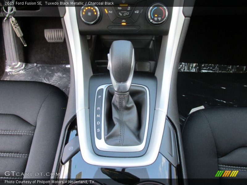 Tuxedo Black Metallic / Charcoal Black 2015 Ford Fusion SE