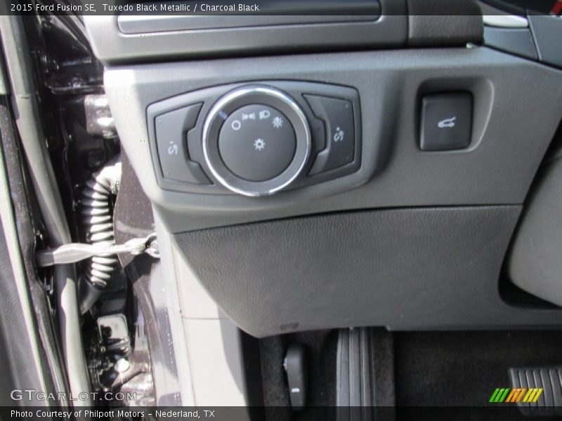 Tuxedo Black Metallic / Charcoal Black 2015 Ford Fusion SE