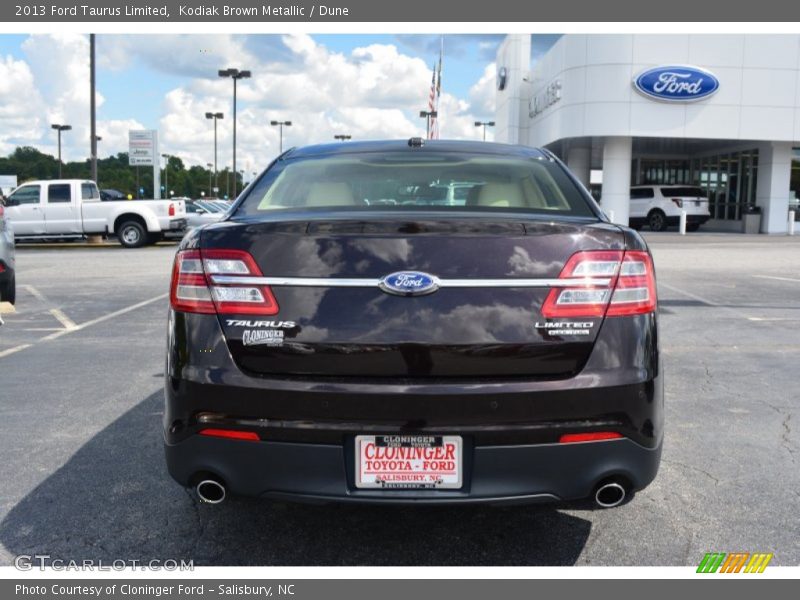 Kodiak Brown Metallic / Dune 2013 Ford Taurus Limited
