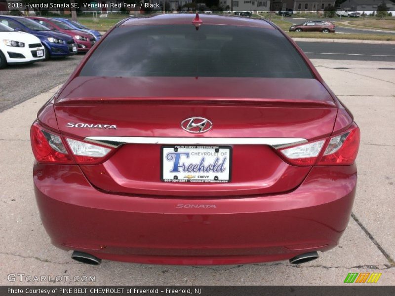 Venetian Red Pearl / Black 2013 Hyundai Sonata SE
