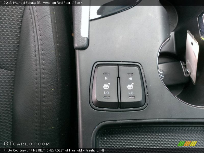 Venetian Red Pearl / Black 2013 Hyundai Sonata SE