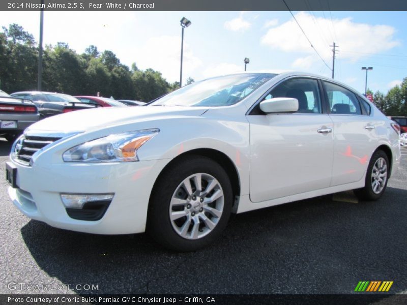 Pearl White / Charcoal 2014 Nissan Altima 2.5 S